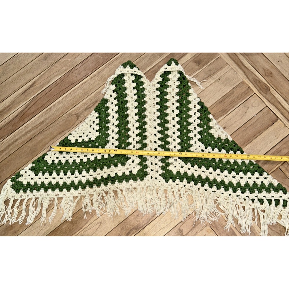 Vtg GROOVY 70s Crochet Granny Square Poncho - Green Cream Fringe | Handmade Boho - Picture 4 of 11